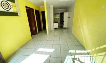 Imagem 2: Casa Térrea com 2 Dormitórios, Quintal e Garagem Privativa em Condomínio no Esmeralda