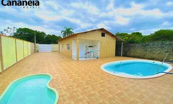 Imagem: 4 dormitórios (2 suítes) com piscina