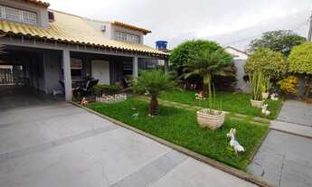 Imagem 2: Casa independente com dois pavimentos em bairro residencial