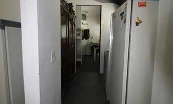 Imagem 6: Imóvel à Venda com Quatro Suítes e Vista Privilegiada para o Lago