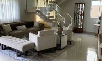 Imagem: Casa com 4 suítes à venda com 300 m²