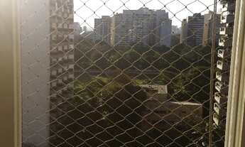 Imagem 2: Apartamento com ambientes claros, amplos, ensolarados. Andar alto com linda vista. Condom