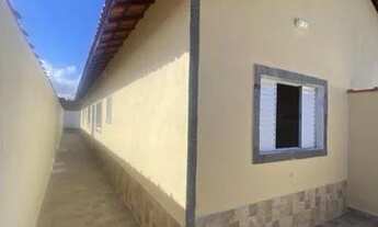 Imagem 7: Casa para venda possui 68 metros quadrados com 2 quartos em Gaivota Praia - Itanhaém - SP