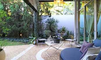 Imagem 7: Casa térrea de alto padrão com muito verde