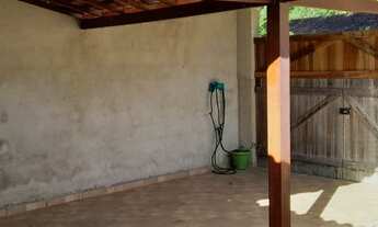 Imagem 5: Casa com 2 quartos sendo 1 suíte, com uma edícula com quarto e cozinha