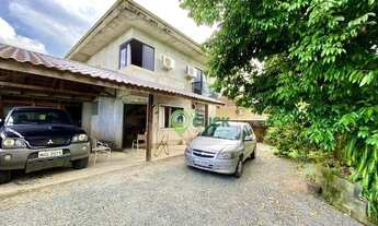 Imagem: Sobrado com amplo terreno no Vila Nova para