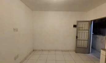 Imagem 2: Alugo kitnet (quarto, cozinha, banheiro e lavanderia