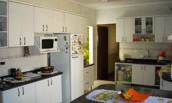 Imagem 3: Casa rua tranquila próximo Arena e Colégios Positivo ou Bom Jesus