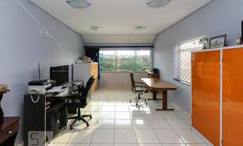 Imagem 2: Sobrado com piscina