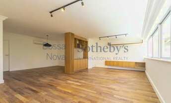 Imagem 2: Apartamento reformado com vista para o verde