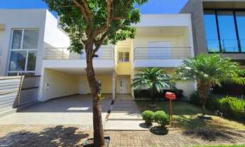 Imagem 4: Sobrado para aluguel possui 440 metros quadrados com 4 quartos