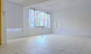 Imagem 6: EXCELENTE SALA COMERCIAL "TIPO LOJA" COM ÓTIMA LUMINOSIDADE E BEM VENTILADA EM T