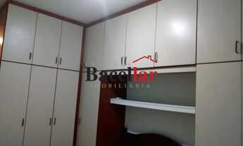 Imagem 7: Colado ao metrô Saens Pena