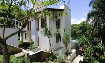 Imagem 2: Imóvel à Venda Com Duas Suítes e Totalmente Integrado à Natureza