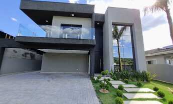 Imagem 2: Sobrado com piscina em condomínio fechado