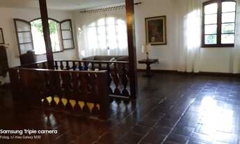 Imagem 4: Casa com 4 quartos com piscina