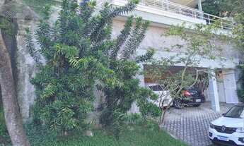 Imagem 2: Condomínio Grotão com quadra de tênis