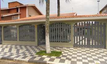 Imagem: Casa de lote inteiro a venda em Mongaguá