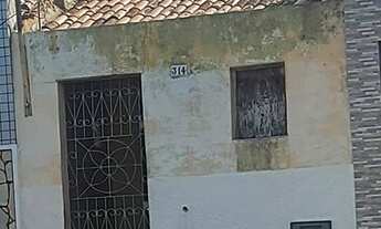 Imagem: Casa em rua comercial