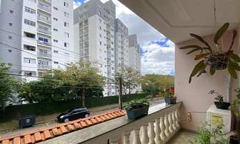 Imagem 2: Sobrado para aluguel possui 404 metros quadrados com 3 quartos