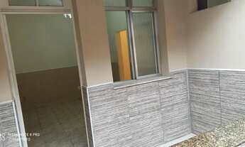 Imagem: Casa térrea em rua tranquila, em boas condições