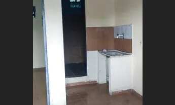 Imagem 3: Alugo quitinete com ótima localização