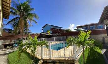 Imagem: Casa linear com piscina próxima da Amaral