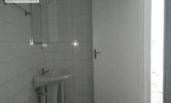 Imagem 3: Kitch com 35 m², cozinha e área de serviço separadas, à 250 metros do Metrô Jardim São Pau