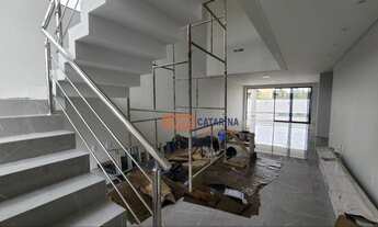 Imagem 2: Esplêndida casa no condomínio Caledônia, 280 m² por R$ 2.800.000 Camboriú/SC