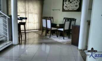 Imagem 5: Casa de condomínio sobrado para aluguel possui 300 metros quadrados com 4 quartos