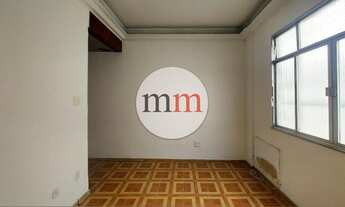 Imagem: Praça Jerusalém à beira da Praia da Bica