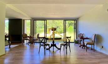 Imagem: Casa linear com 4 suítes e terreno de 2.500