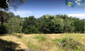 Imagem 2: Excelente lote plano em local de muito verde (Loteamento fechado) e fácil acesso às Rodovi