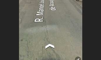 Imagem 3: Casa em rua comercial