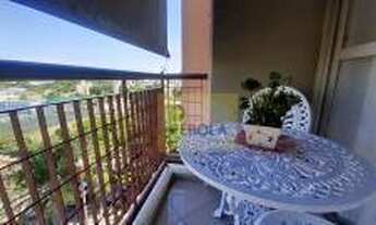 Imagem 4: Lindo apartamento, em andar alto, ótima localização, com sacada e rico em armários