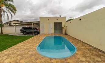 Imagem 5: Excelente Casa Regularizada! 05 Quartos, 04 Suítes, Piscina, Churra. Sauna, 822m2, Arnique