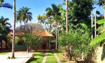 Imagem 4: Linda casa colonial com 3 Suítes ,Piscina, Spa Jaccuzzi, Área de Churrasco com conjunto de