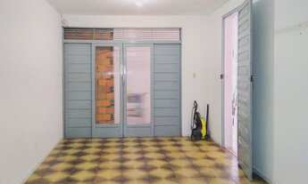 Imagem 7: AMPLA CASA NA ANTONIO BAENA COM 01 PONTO COMERCIAL E 04 QUARTOS