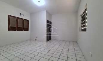 Imagem 3: Casa para venda possui 217 metros quadrados com 4 quartos em Planalto - Teresina