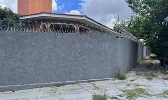 Imagem 2: Setor Oeste de esquina área total de 1377, e 600 Mt de área construída, ótimo preço !Goiân