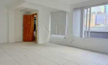 Imagem 4: EXCELENTE SALA COMERCIAL "TIPO LOJA" COM ÓTIMA LUMINOSIDADE E BEM VENTILADA EM T