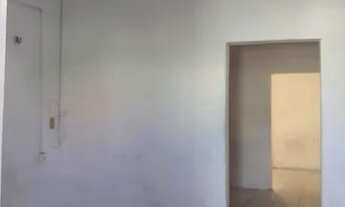 Imagem 5: PEQUENA CASA DE ACESSO RÁPIDO AO SHOPPING RIOMAR, COM UM VALOR QUE CABE NO SEU BOLSO