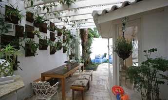 Imagem: Lindo sobrado em Alto de Pinheiros!