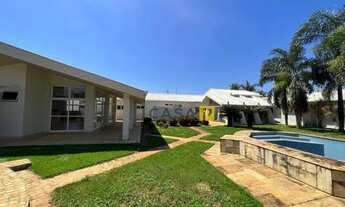 Imagem 2: Excelente casa com estilo clássico de Alto Padrão para venda e locação em um baro nobre da