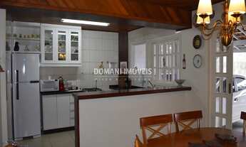 Imagem 6: Linda Casa à Venda na Região de Abernéssia - Campos do Jordão/SP