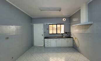 Imagem 4: Casa em rua fechada com cancela e segurança 24h, terreno 10x22