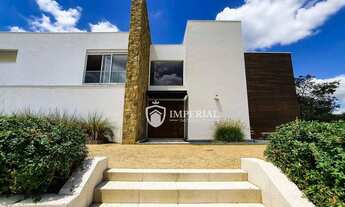 Imagem 4: Com uma arquitetura monumental seu design se volta para a contemplação da mata nativa!