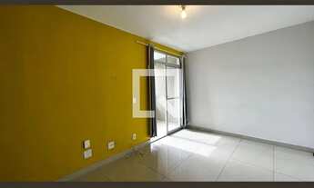 Imagem 3: Apartamento para Aluguel - Cabral, 2 Quartos, 56 m2