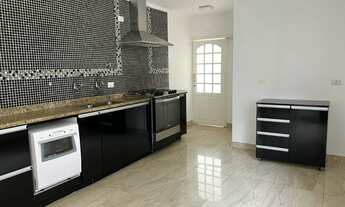 Imagem 2: Casa de condomínio para aluguel tem 470 metros quadrados com 4 quartos