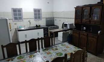 Imagem 4: Casa de vila sobrado a 100m da praia para aluguel tem 110 metros quadrados com 3 quartos